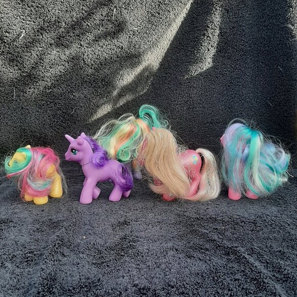 My Little Pony 3" to 4" Assorted Lot (5) & Clothes - Picture 4 of 9
